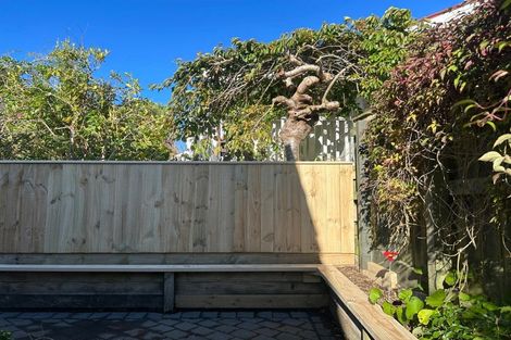 Photo of property in 6 Station Road, Khandallah, Wellington, 6035