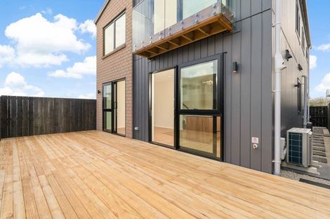 Photo of property in 12 Harbourside Parade, Hobsonville, Auckland, 0616