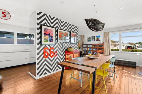 Photo of property in 9 Palmerston Road, Havelock North, 4130