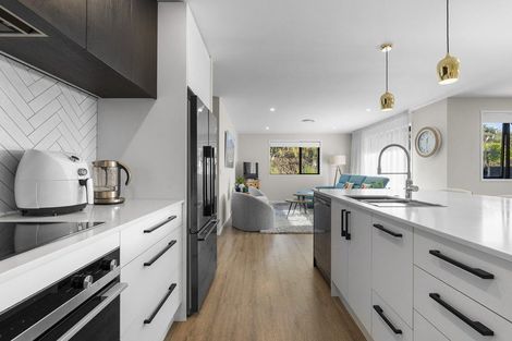 Photo of property in 7 Ruru Lane, Hurworth, New Plymouth, 4310