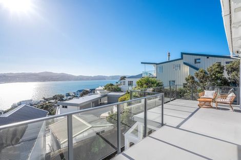 Photo of property in 2 The Crescent, Roseneath, Wellington, 6011