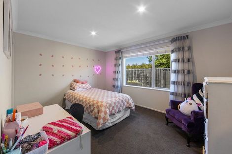 Photo of property in 4 Kawharu Street, Marshland, Christchurch, 8083