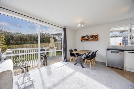 Photo of property in 17 Magdalen Place, West Harbour, Auckland, 0618