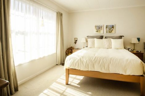 Photo of property in 1a Huata Place, West End, Palmerston North, 4412