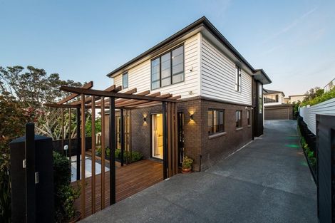 Photo of property in 25a Rothesay Bay Road, Rothesay Bay, Auckland, 0630