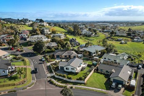 Photo of property in 2 Kassa Rise, Helensville, 0800