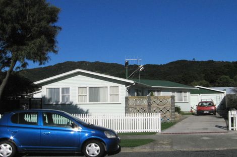 Photo of property in 7 Kawatiri Grove, Wainuiomata, Lower Hutt, 5014