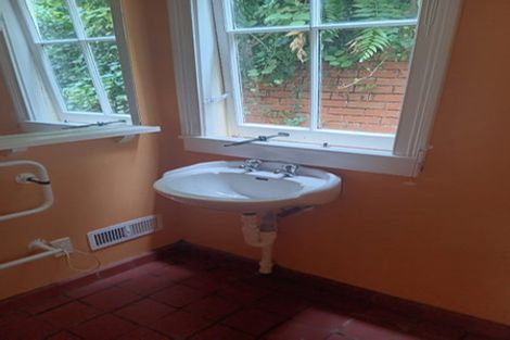 Photo of property in 90 Glenmore Street, Northland, Wellington, 6012