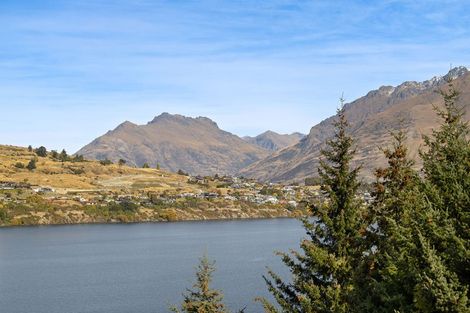 Photo of property in 11 Highlands Close, Queenstown, 9300