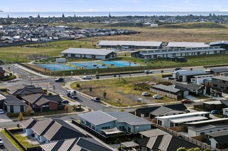 Photo of property in 90 Dunkeld Drive, Papamoa, 3118