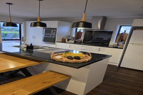 Photo of property in 3 Highland View Drive, Tokomaru, Palmerston North, 4474