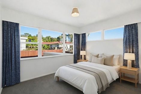 Photo of property in 31 Link Road, Newlands, Wellington, 6037