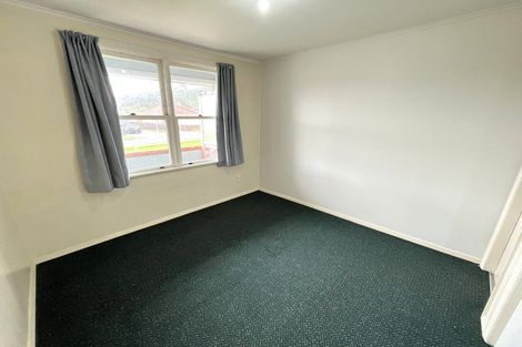 Photo of property in 82-88 Strand Crescent, Naenae, Lower Hutt, 5011