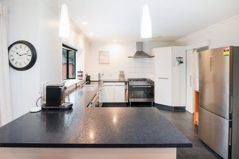 Photo of property in 77 Pacific Drive, Fitzherbert, Palmerston North, 4410