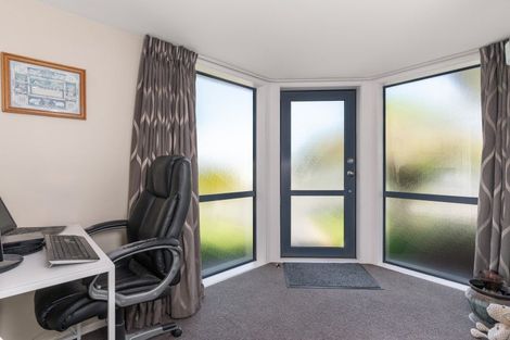 Photo of property in 106 Aorangi Road, Bryndwr, Christchurch, 8053