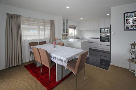 Photo of property in 12 Masters Place, Favona, Auckland, 2024
