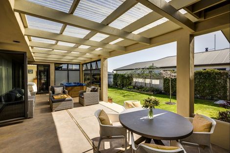 Photo of property in 1 Palmbrook Avenue, Havelock North, 4130