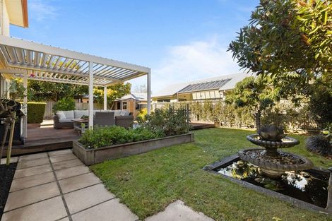 Photo of property in 54 Willowview Drive, Redwood, Christchurch, 8051