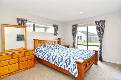 Photo of property in 2 Strone Close, Broomfield, Christchurch, 8042