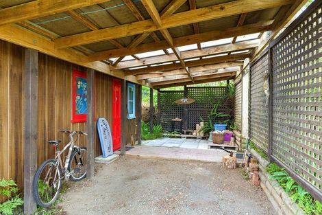 Photo of property in 25 Puriri Road, Waikanae, 5036