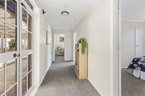 Photo of property in 130 Main Road, Titahi Bay, Porirua, 5022