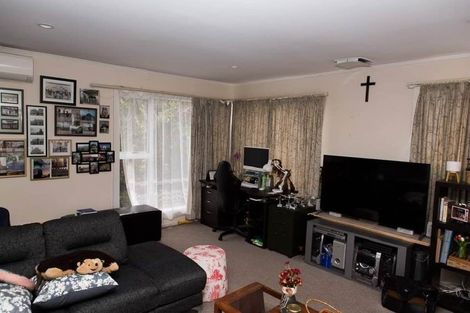 Photo of property in 4 Hallewell Crescent, Johnsonville, Wellington, 6037