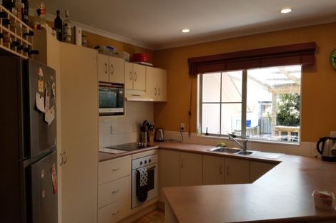 Photo of property in 10 Tyburn Lane, Unsworth Heights, Auckland, 0632