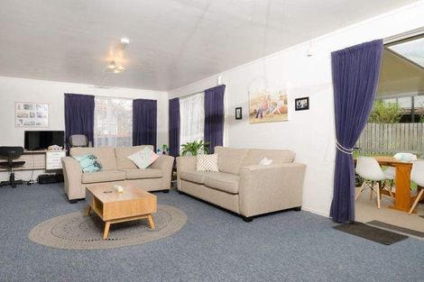 Photo of property in 1 Cushla Place, Massey, Auckland, 0614