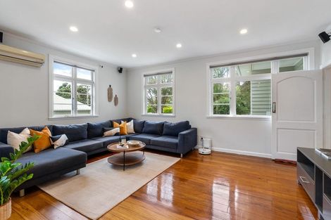 Photo of property in 30 Ngatitoa Street, Tawa, Wellington, 5028