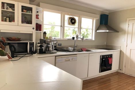 Photo of property in 25 Lake Road, Northcote, Auckland, 0627