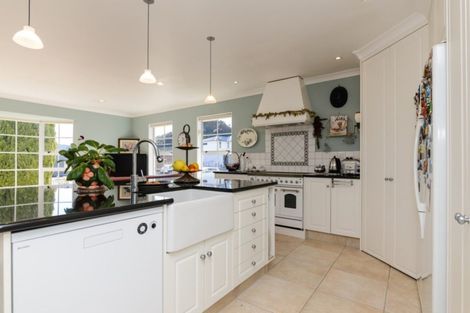 Photo of property in 40-42 Waikawa Road, Picton, 7220