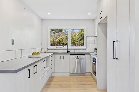 Photo of property in 70 Woodbury Street, Russley, Christchurch, 8042