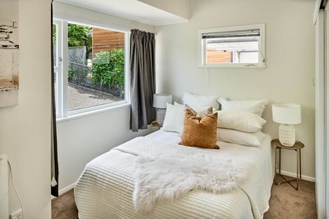 Photo of property in 134 Nevay Road, Karaka Bays, Wellington, 6022