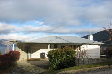 Photo of property in 6 Veint Crescent, Queenstown, 9300