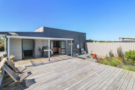 Photo of property in 1927 Parewanui Road, Parewanui, Bulls, 4894