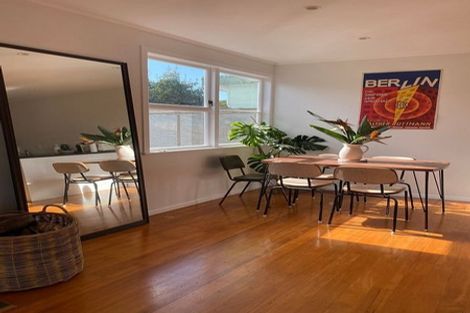Photo of property in 25 Paragon Avenue, Beach Haven, Auckland, 0626