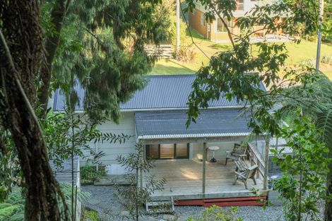 Photo of property in 37 Tombleson Road, Lake Rotoma, Rotorua, 3074
