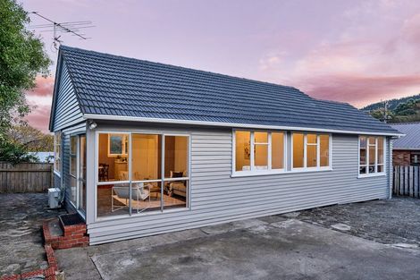 Photo of property in 38a Victory Crescent, Tawa, Wellington, 5028