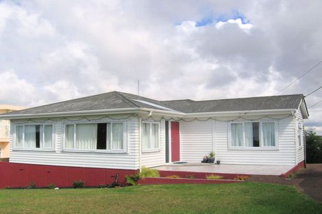 Photo of property in 2/732 East Coast Road, Pinehill, Auckland, 0632