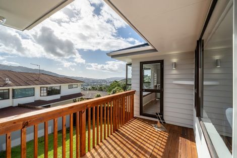 Photo of property in 60 Woodman Drive, Tawa, Wellington, 5028
