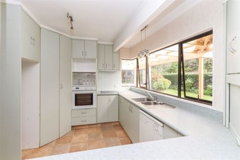 Photo of property in 16 Tainui Terrace, Inglewood, 4330