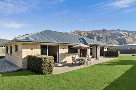 Photo of property in 1 Coromandel Street, Wanaka, 9305