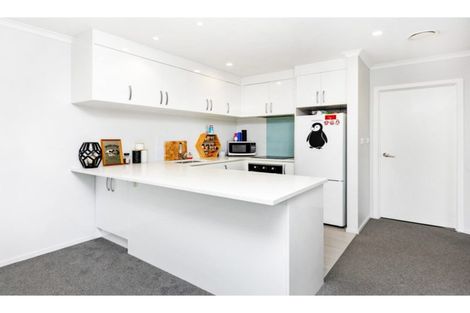 Photo of property in 11u1 Crosher Place, Silverdale, Hamilton, 3216