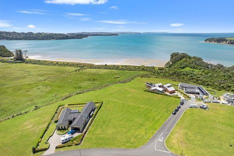 Photo of property in 1 Takahuri Place, Okura Bush, Silverdale, 0794