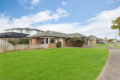 Photo of property in 64 Naylors Drive, Mangere, Auckland, 2022