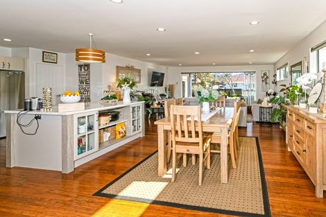 Photo of property in 104 Kiwi Road, Whangamata, 3620