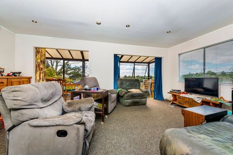 Photo of property in 329 Don Buck Road, Massey, Auckland, 0614