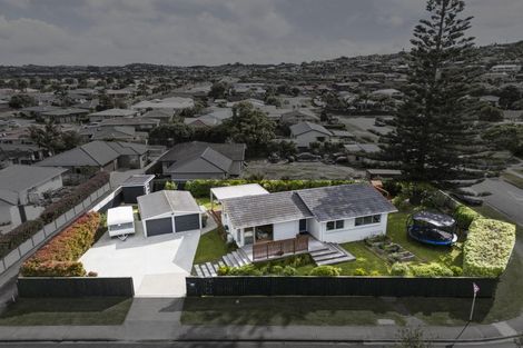 Photo of property in 2 Hatton Road, Orewa, 0931