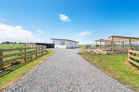 Photo of property in 1121 Parewanui Road, Parewanui, Bulls, 4894