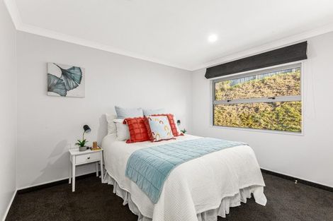 Photo of property in 38 Tongariro Drive, Aotea, Porirua, 5024